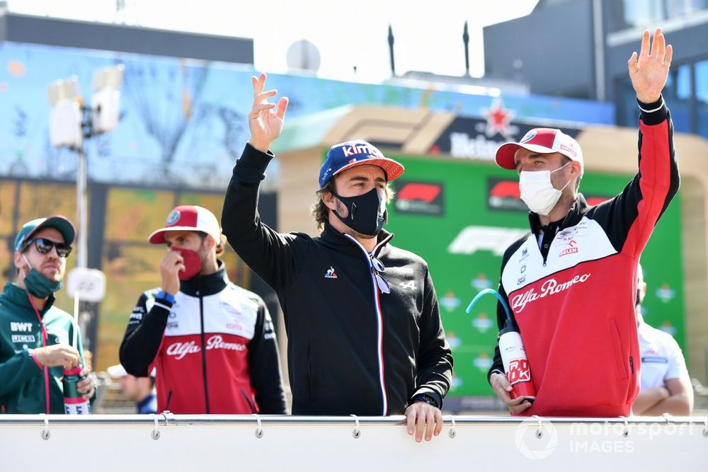 images-mgl-2d1xeW7Y-s1000-fernando-alonso-alpine-a521-ro-1