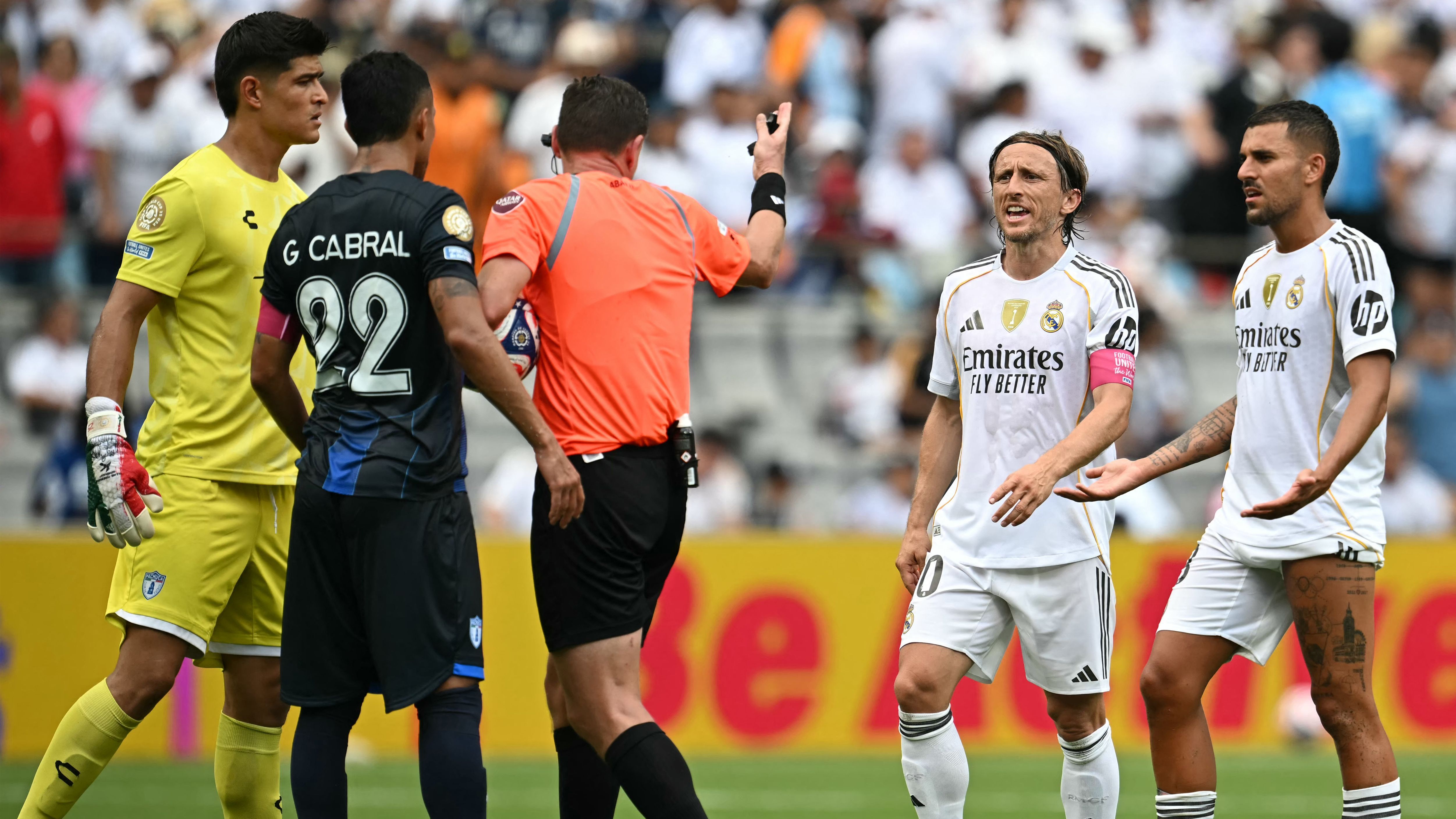 images-v3-getty-2220909511-crop-MM5DKMBQGQ5DEOBRGU5G433XMU5DAORQ-GettyImages-2220909511