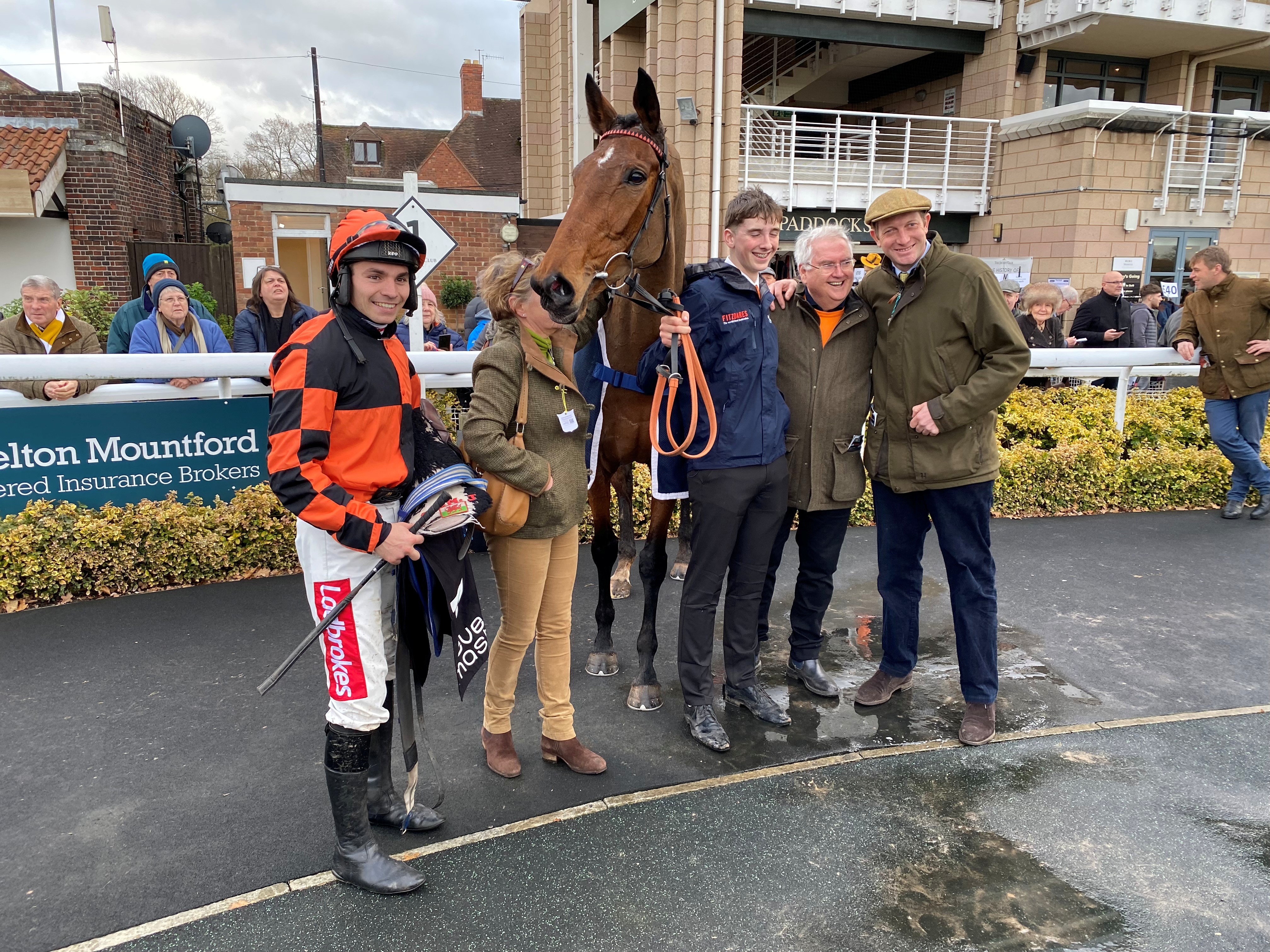 2025-12-11144150-8e3cd3ae-f0b5-4aef-bdef-6a46b5595887