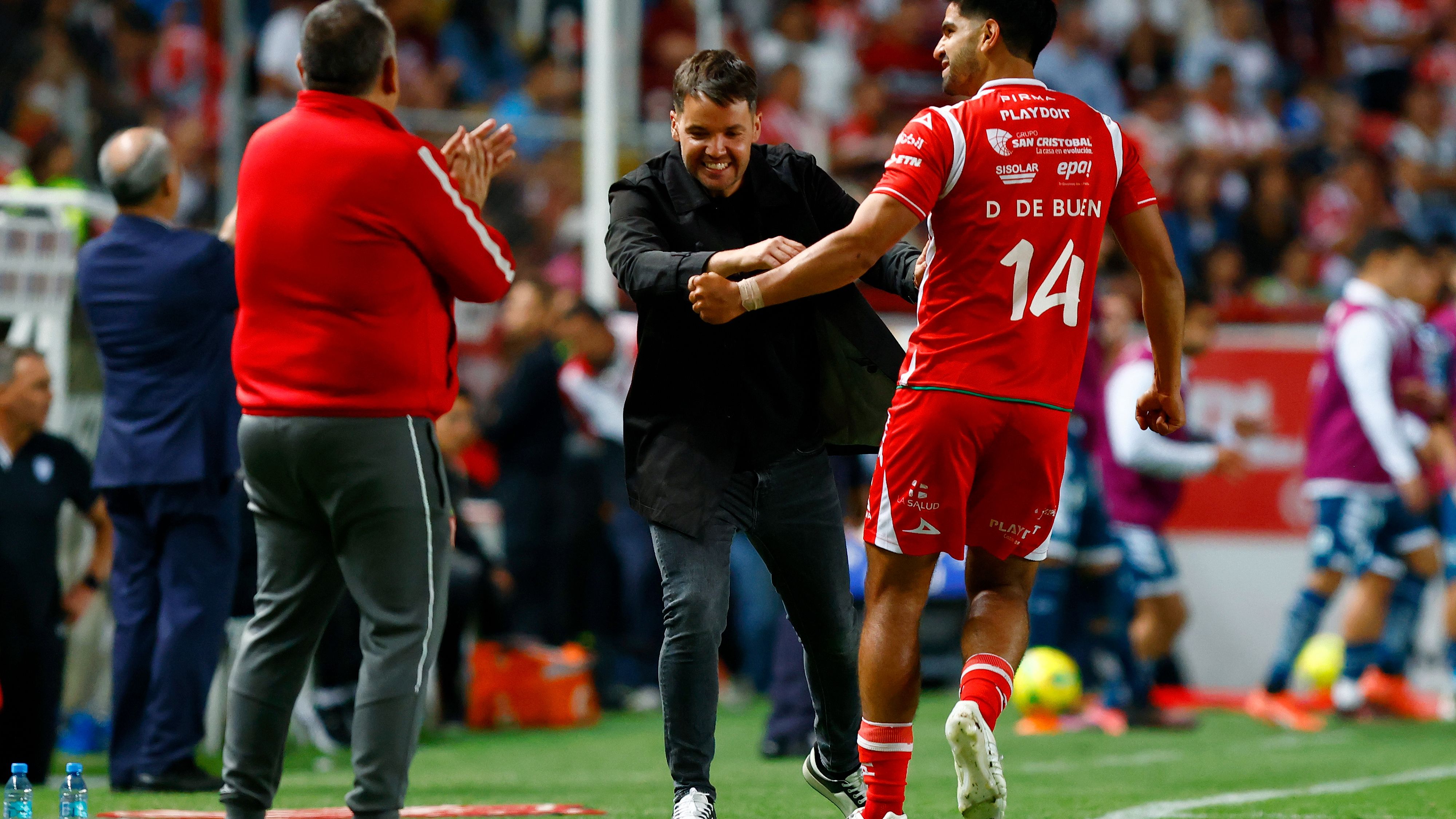 images-v3-getty-2209825522-crop-MM5DIMBQGA5DEMRVGA5G433XMU5DAORSGA4Q====-GettyImages-2209825522