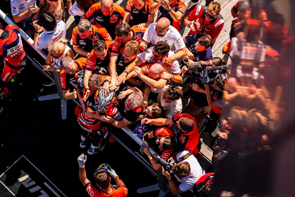 images-mgl-YpbPPbX0-s1000-pedro-acosta-red-bull-ktm-fact