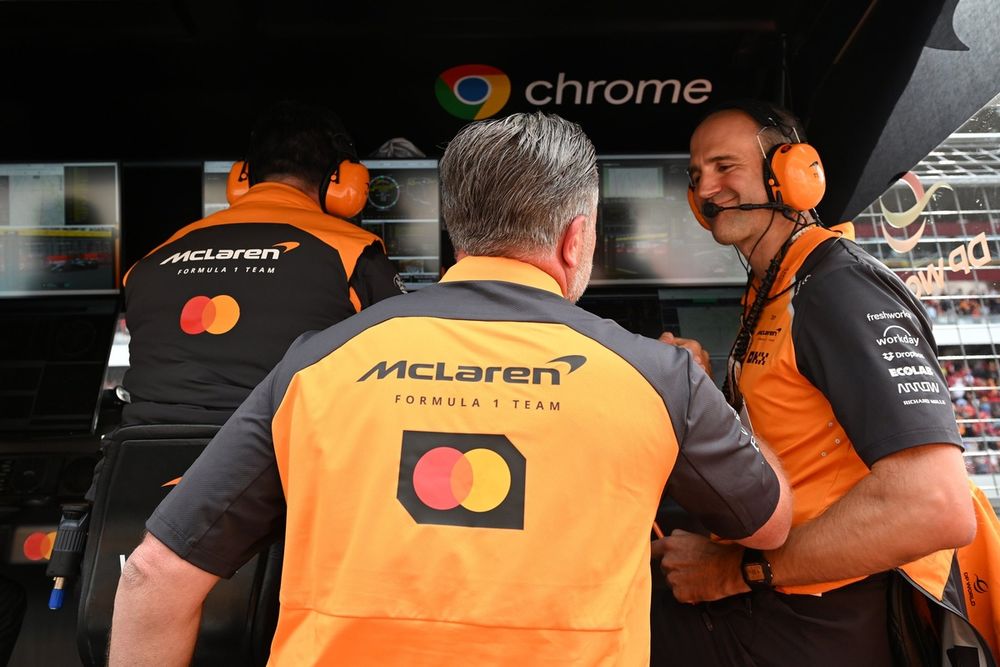 images-mgl-6l9r7740-s1000-zak-brown-mclaren