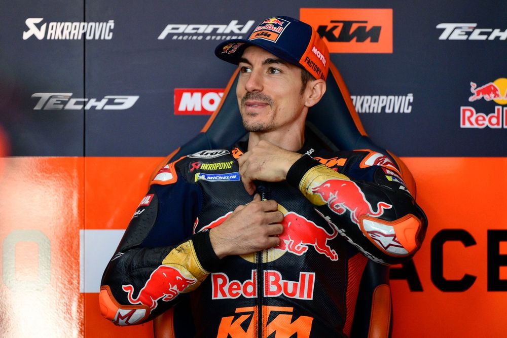 images-mgl-Y9lL7j82-s1000-maverick-vinales-red-bull-ktm-