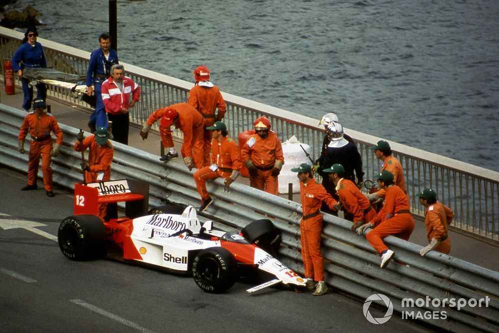 images-mgl-0ZR9KV50-s1000-ayrton-senna-mclaren-mp4-4